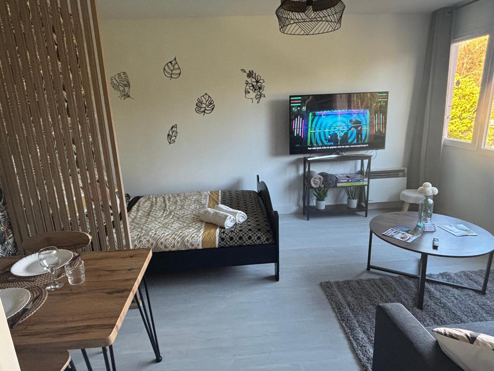 Bienvenue Chez Vous Apartment Valognes Exterior photo